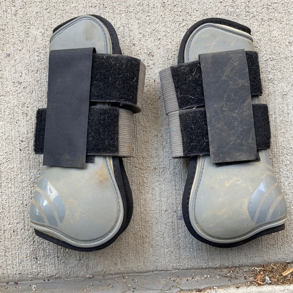 Open front jump boots